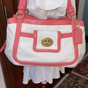 Coach 18601 Turnlock front pocket shoulder bag 3 compartment leather white/coral